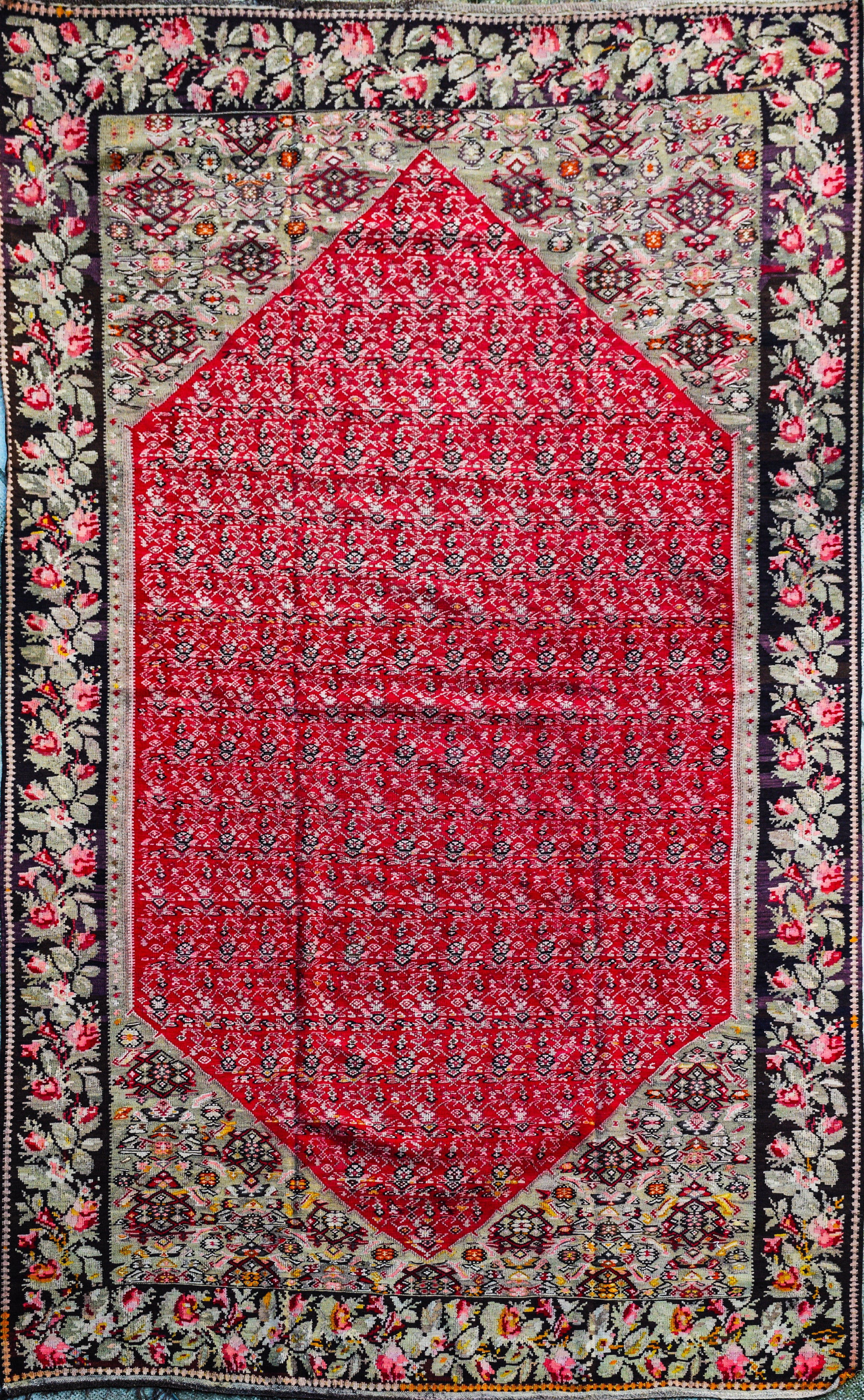 SENNEH CARPET