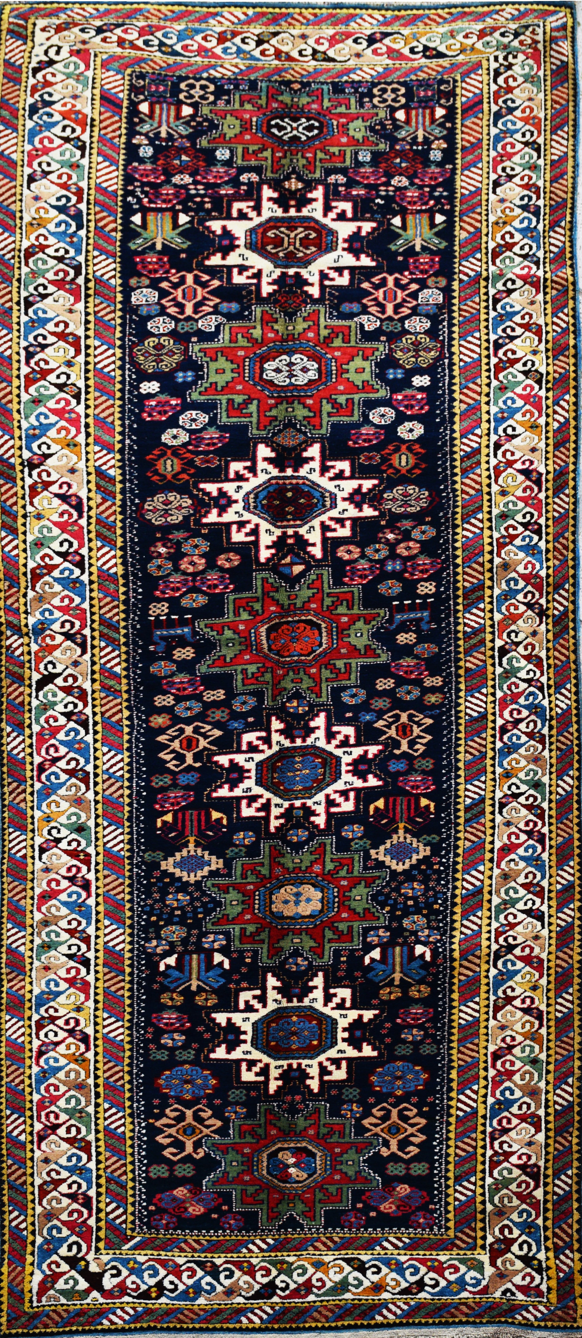 KUBA LESGHI CARPET