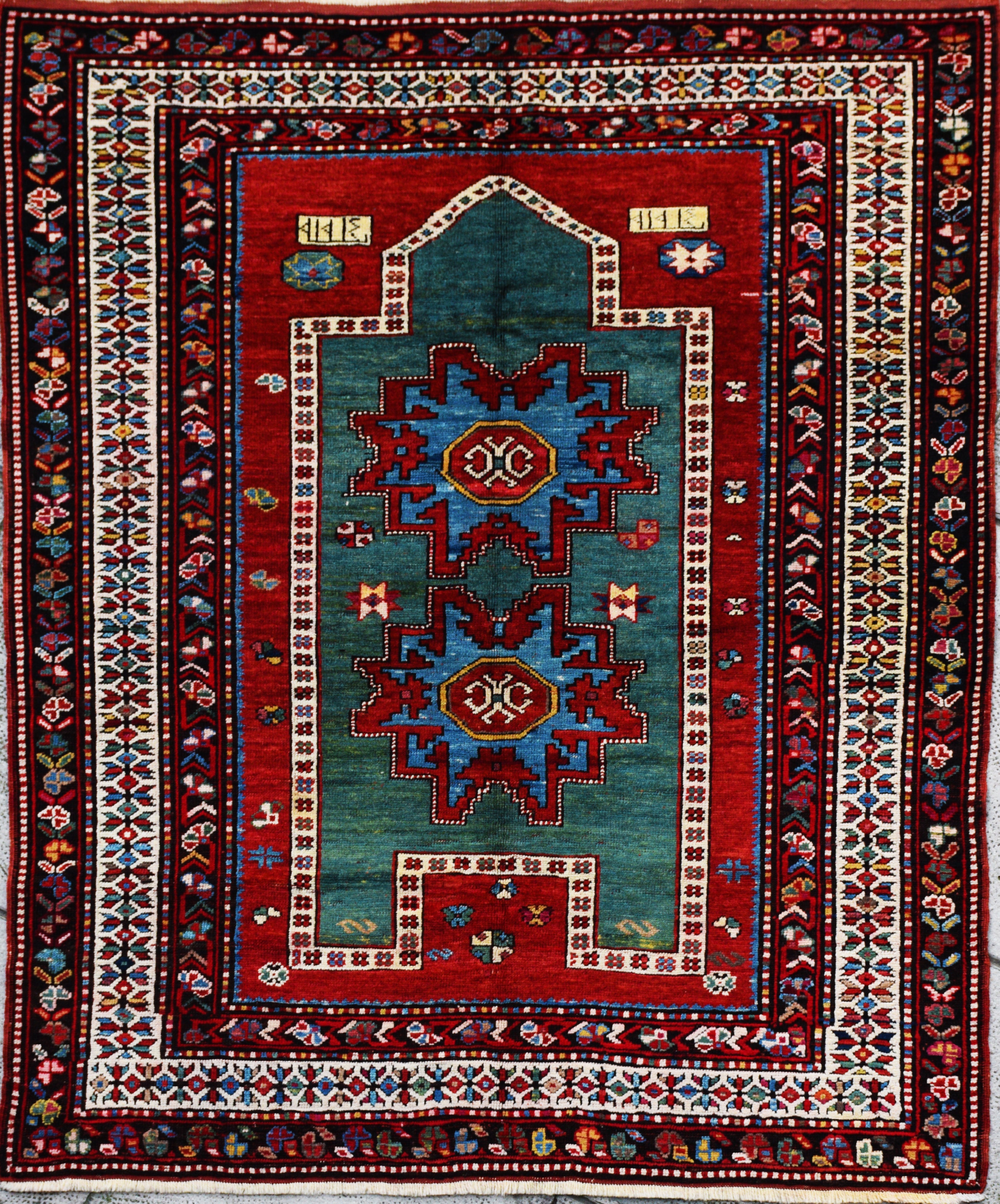 GENDGE LESGHI CARPET