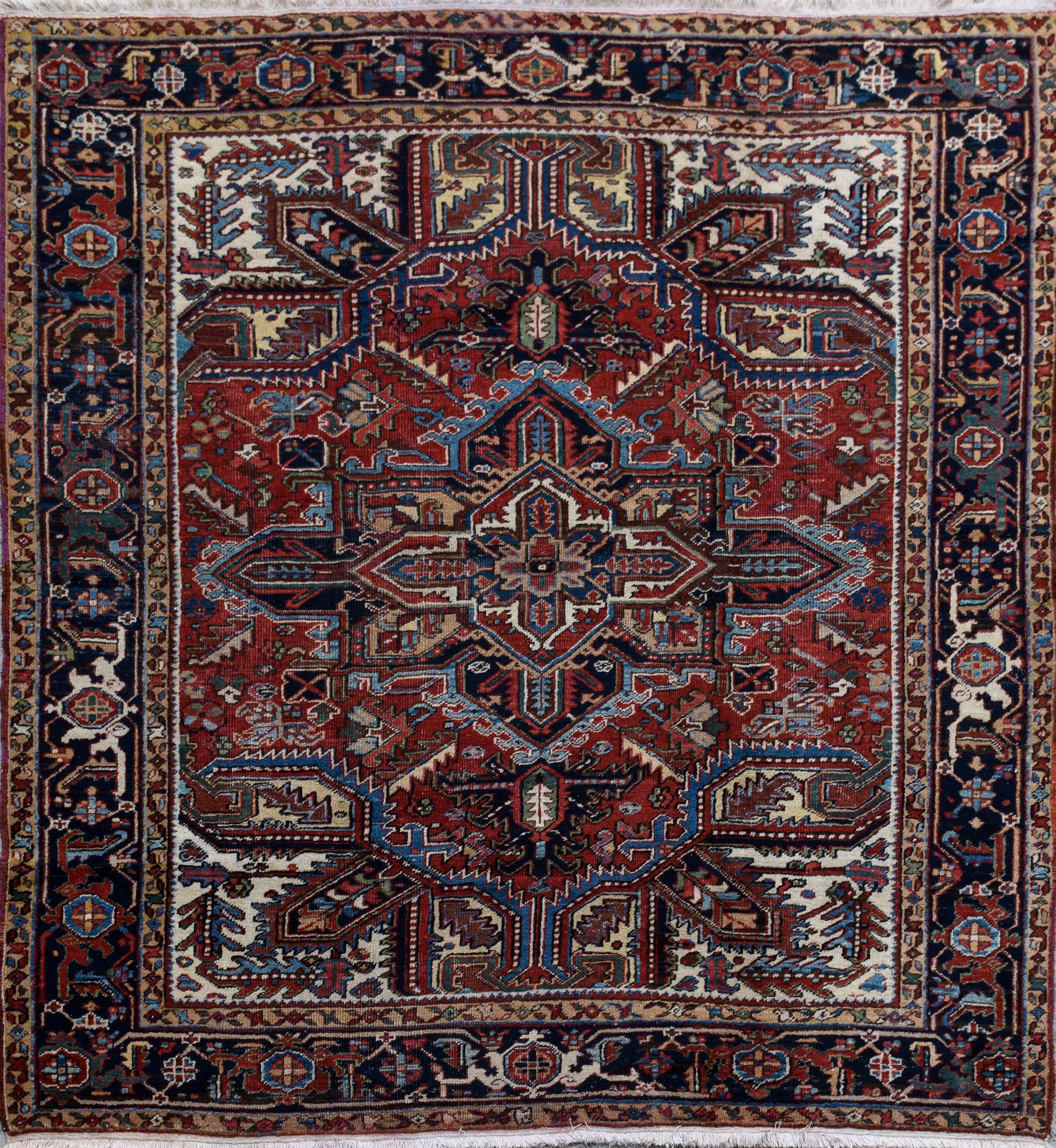 HERIZ ANTIQUE CARPET