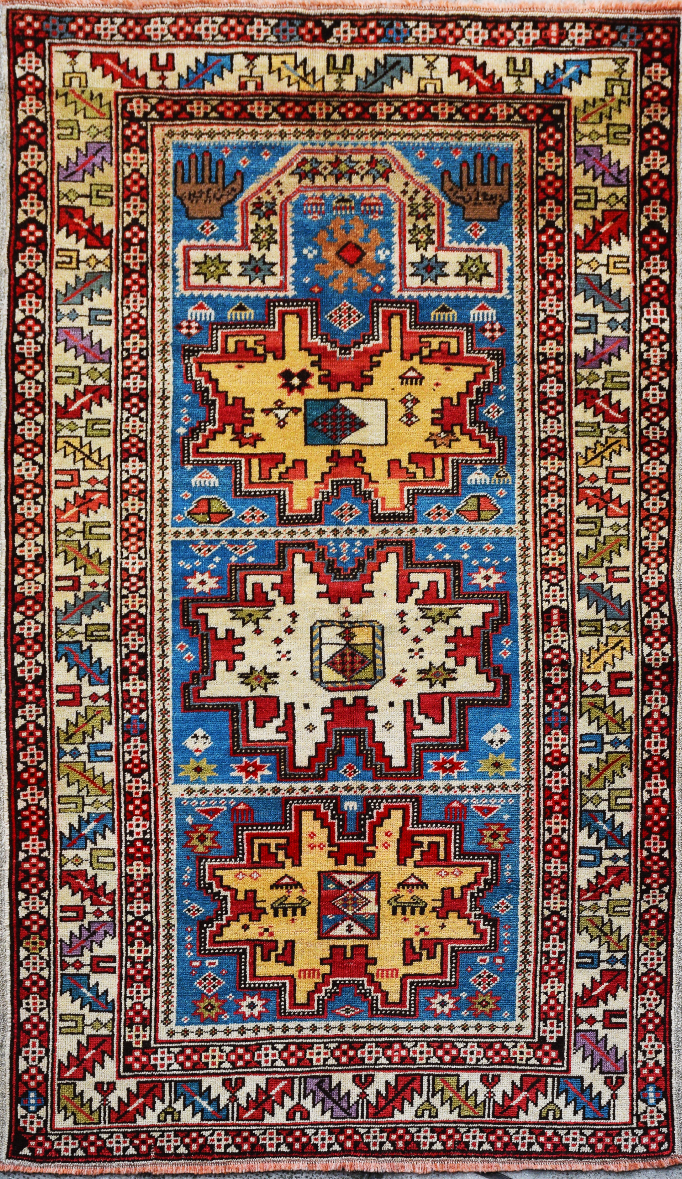 KUBA LESGHI CARPET