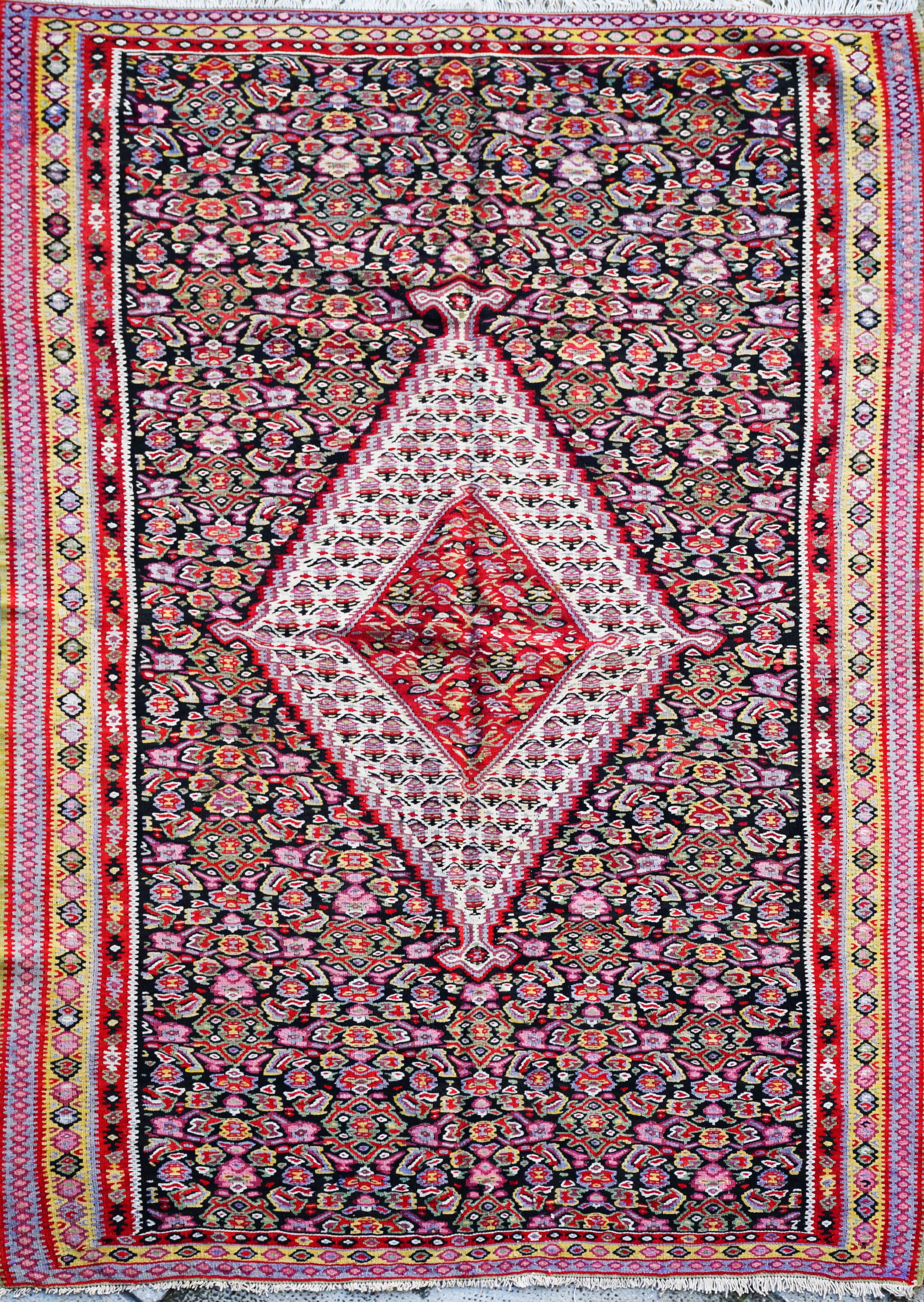 SENNEH CARPET