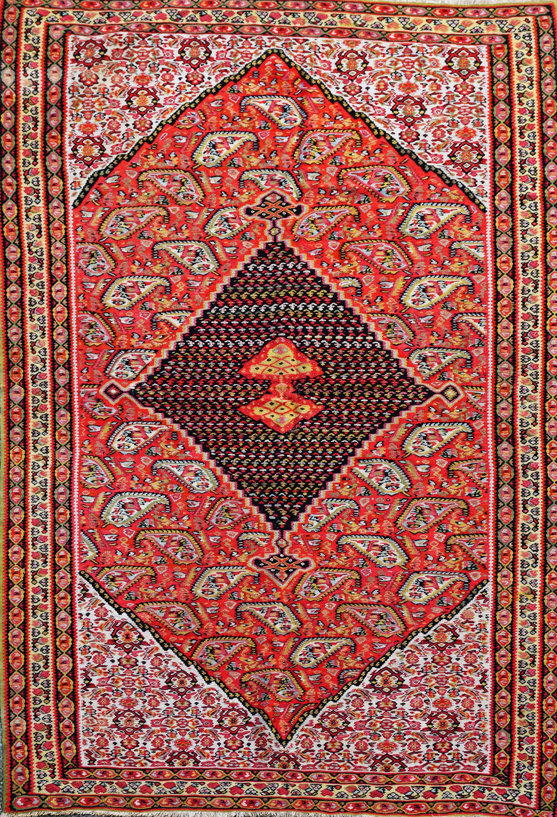 SENNEH CARPET