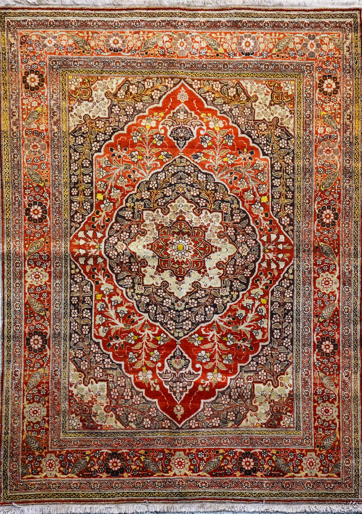 TABRIZ HADJI JALILI CARPET