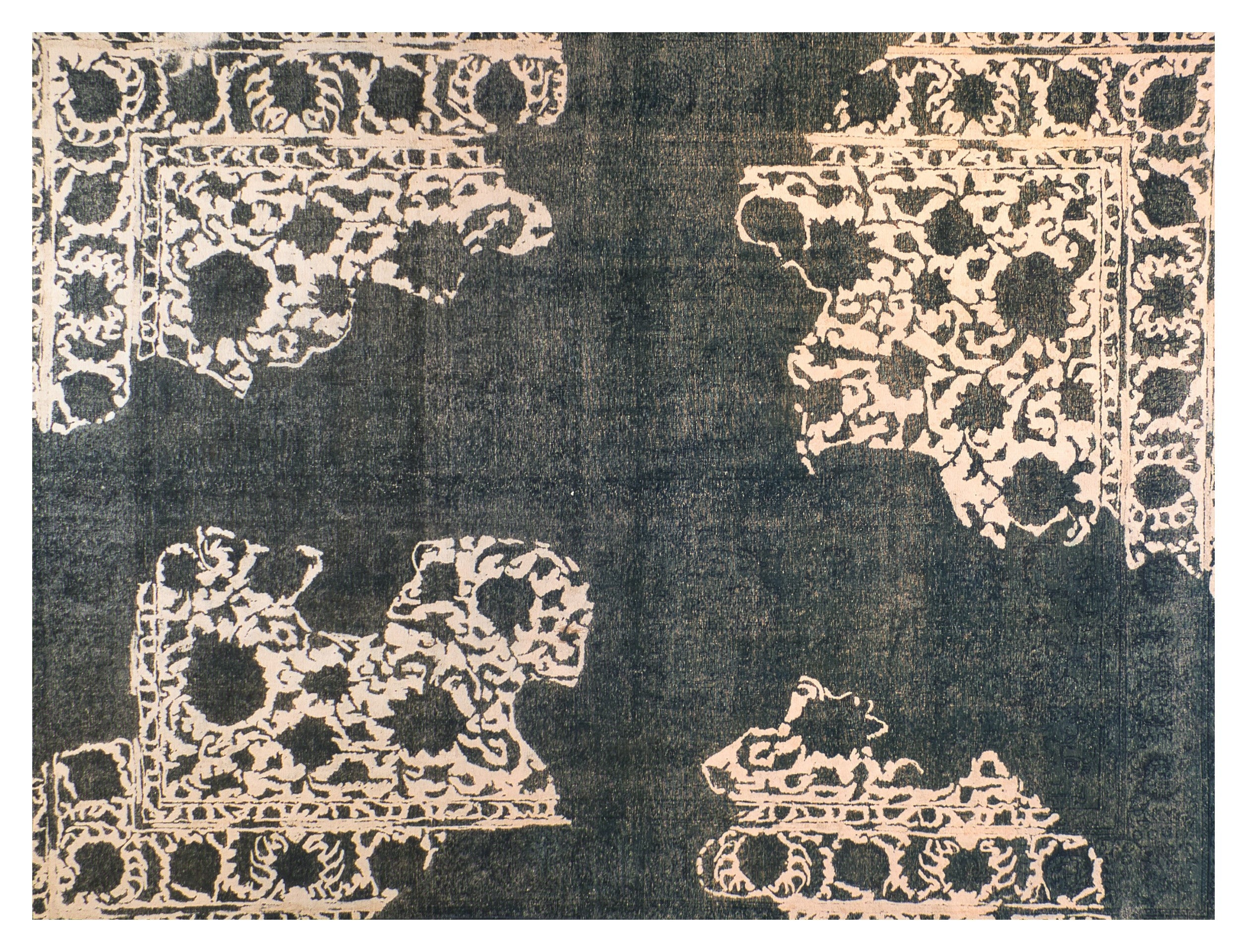 VINTAGE CARPET