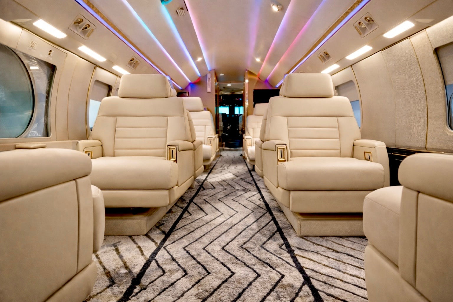 PRIVATE JET